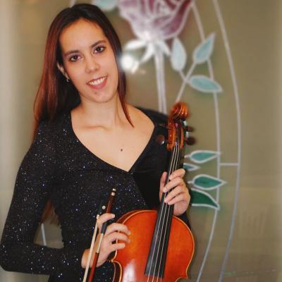 Marta, profesora de violín, piano y educación musical infantil